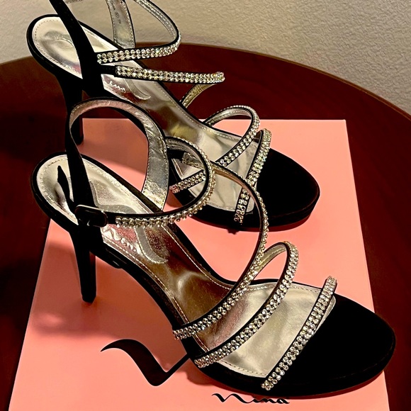 Gently Worn Women’s Nina High Heels - Picture 3 of 4